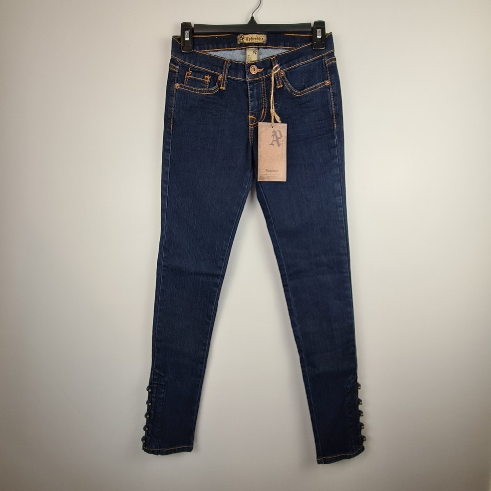 Aphrodite Women's‎ Jeans Low Rise Skinny Size 7 Dark Wash Button Detail Grunge